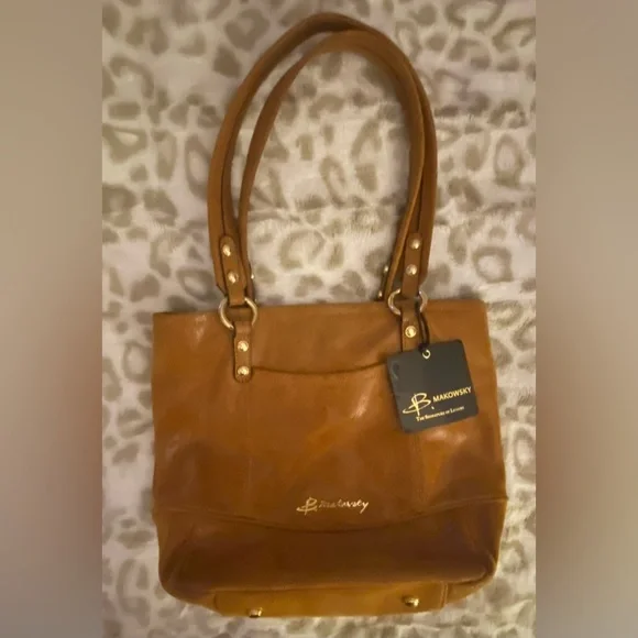 B Makowsky Tan Leather ShoulderBag NWT Beautiful Soft Exterior Leopard Interior - Picture 1 of 9